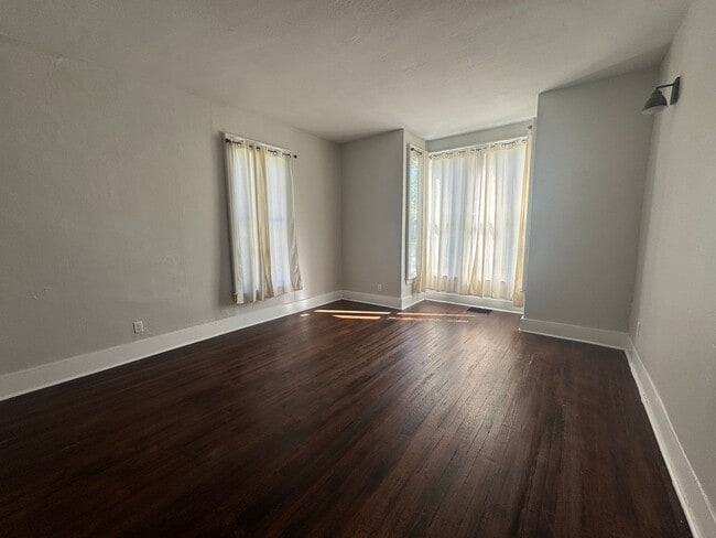 Building Photo - 302-304 Lenox Ave