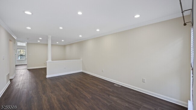 Building Photo - 1306 Stech Dr