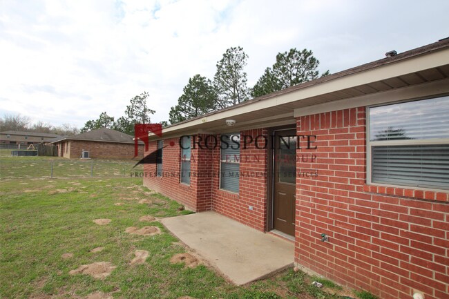 Building Photo - 18063 Loring Ln