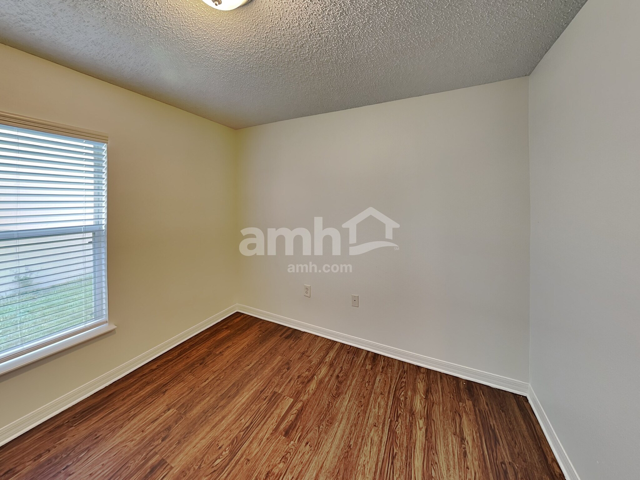 Building Photo - 6544 Gentle Oaks Dr S