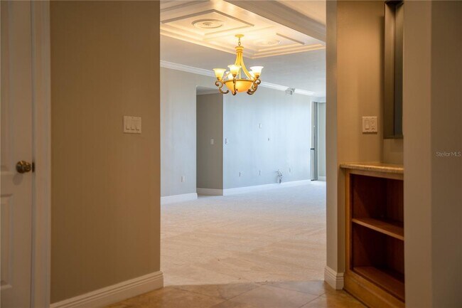 Building Photo - 1 Beach Dr SE