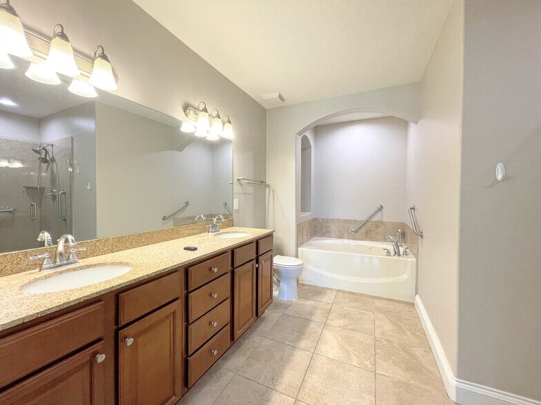 Primary Bathroom - 1315 Corso Palermo Ct