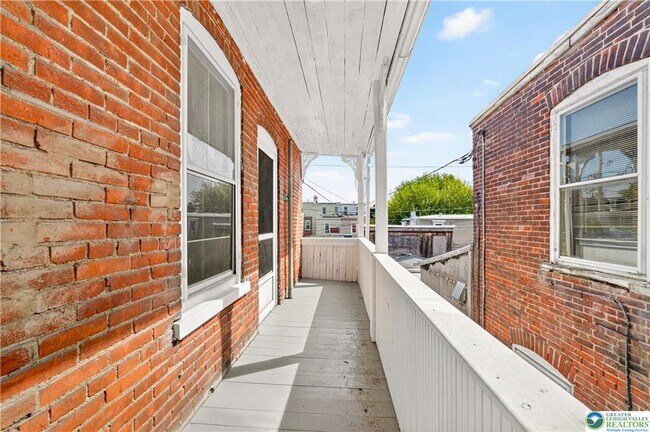 Building Photo - 519 N 6th St