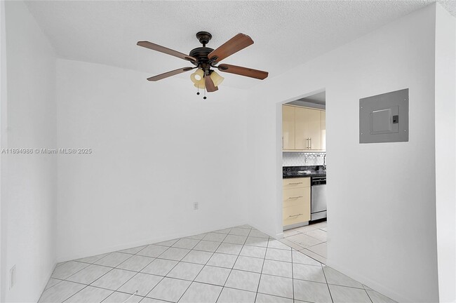 Building Photo - 7150 Indian Creek Dr