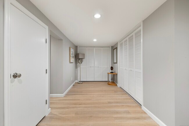 Building Photo - 60 Indian Spring Rd