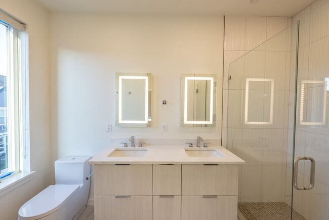 Building Photo - FREE MONTH! - Riverside Townhomes - Waterf...