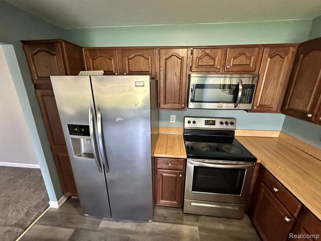 Building Photo - 20828 W Glen Haven Cir