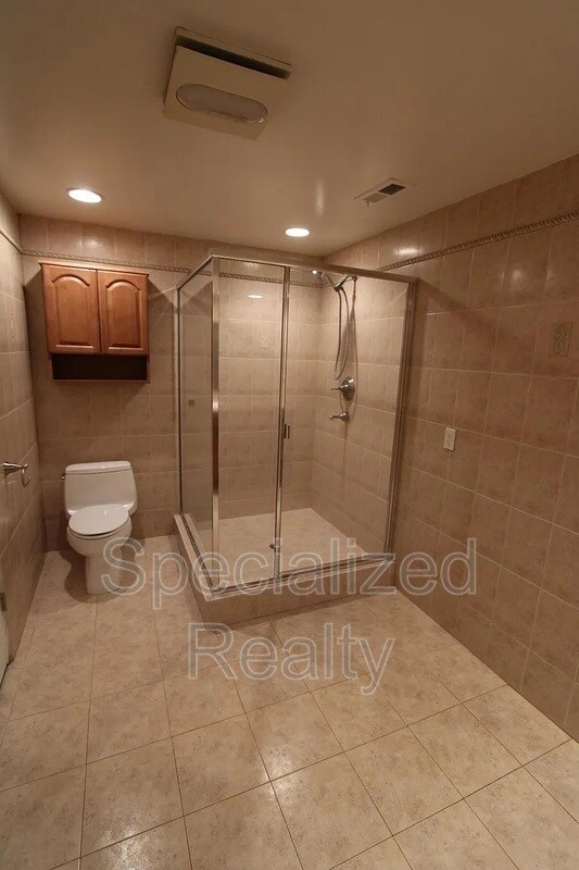 Building Photo - 3694 Berwick Dr