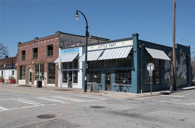 Building Photo - 1060 Grant Way SE