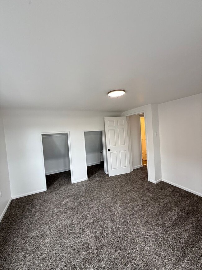 Building Photo - Newly Renovated 3 Bedroom in Swissvale- Spacious Single Family Home!