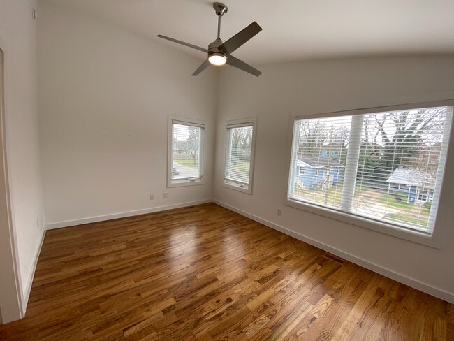 Building Photo - Room in Single Family Home on Heck St