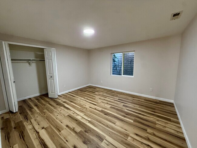 Building Photo - 7283 Coral Ridge Dr