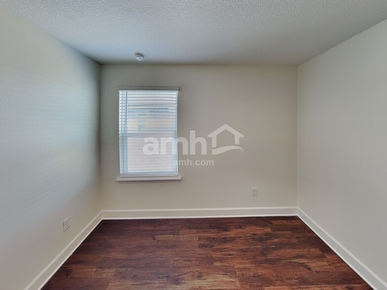 Building Photo - 33944 Night Lily Dr