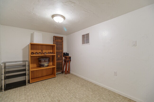 Building Photo - 17 Heron Dr