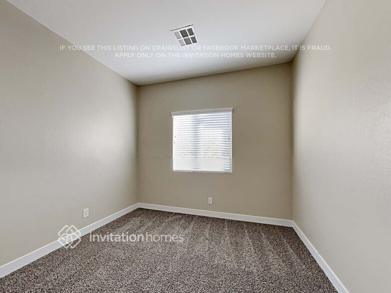 Building Photo - 909 Park Walk Ave