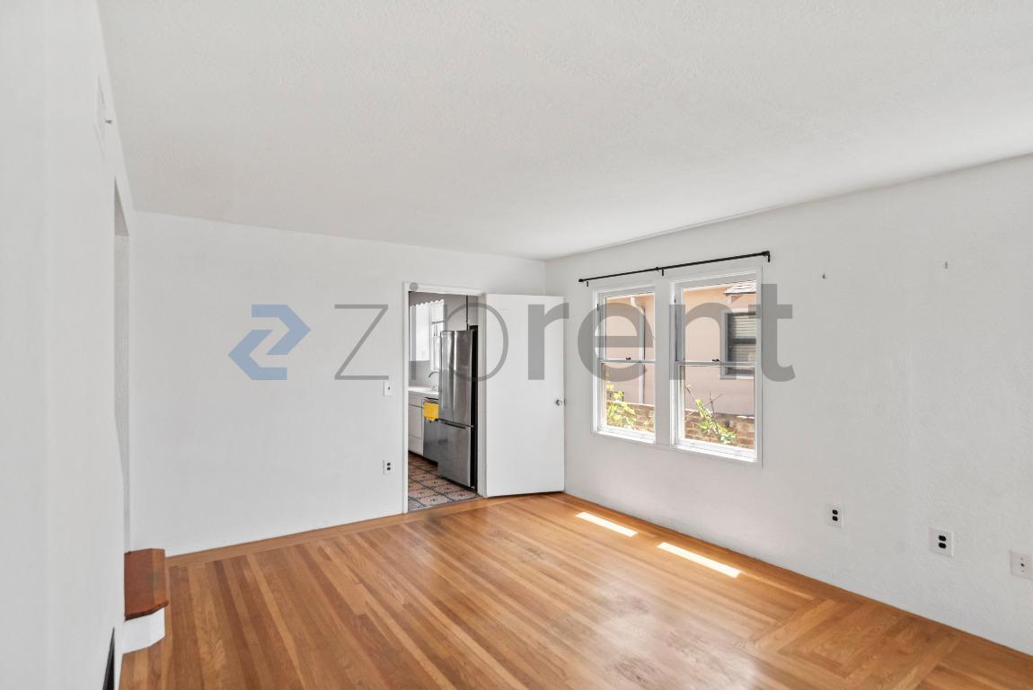 Building Photo - Unit