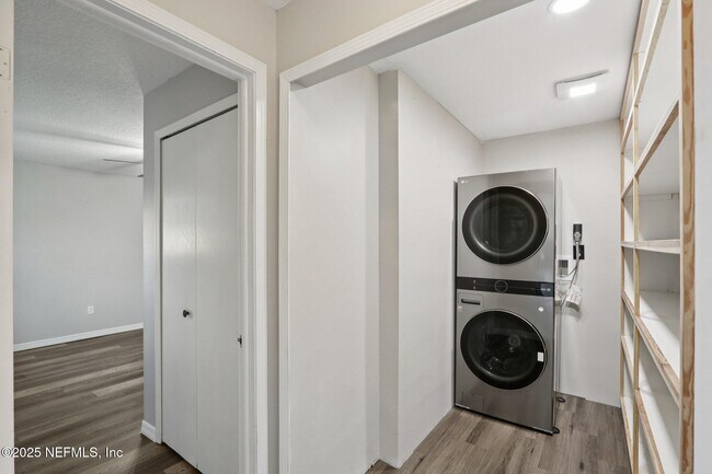 Building Photo - 1854 Lakotna Dr