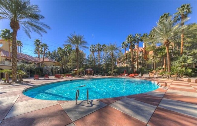 Building Photo - Great opportunity condo in a highly desirable central Las Vegas location