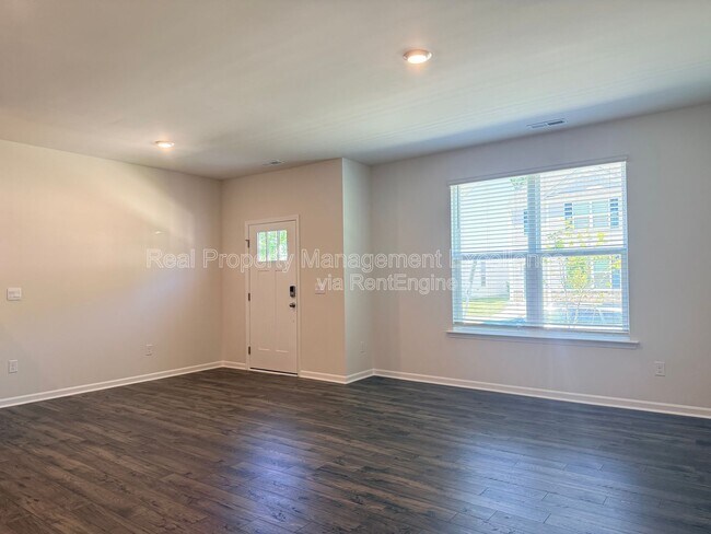 Building Photo - 810 Old Tarboro Rd