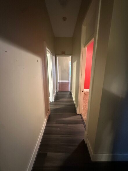 Building Photo - 433 Park Ave