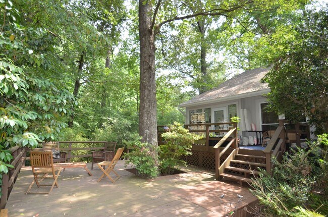 Building Photo - Ranch with bonus upstairs Fearrington Dream Home!