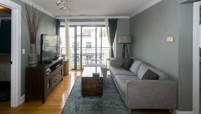 Building Photo - Sheridan