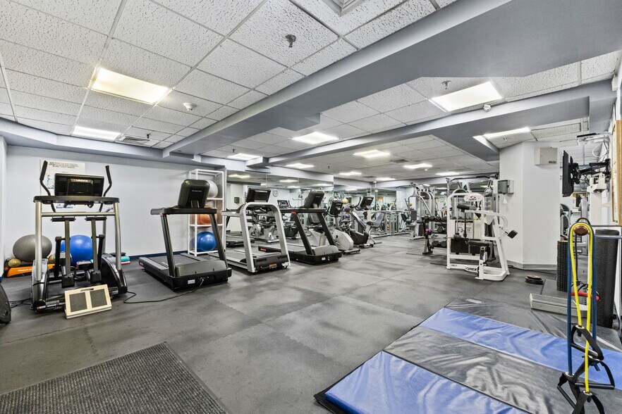 Building Photo - 25 Rockledge Ave