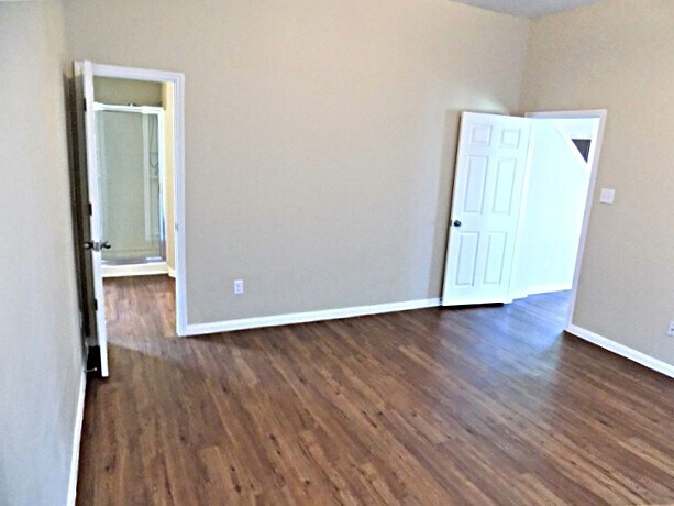 Building Photo - 3942 Hawthorn Glen Ct
