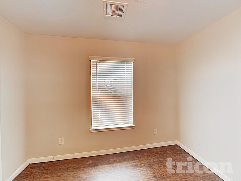 Building Photo - 21427 Wilona Way