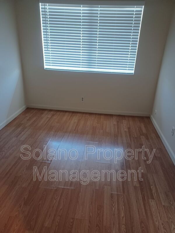 Building Photo - 1955 Grande Cir