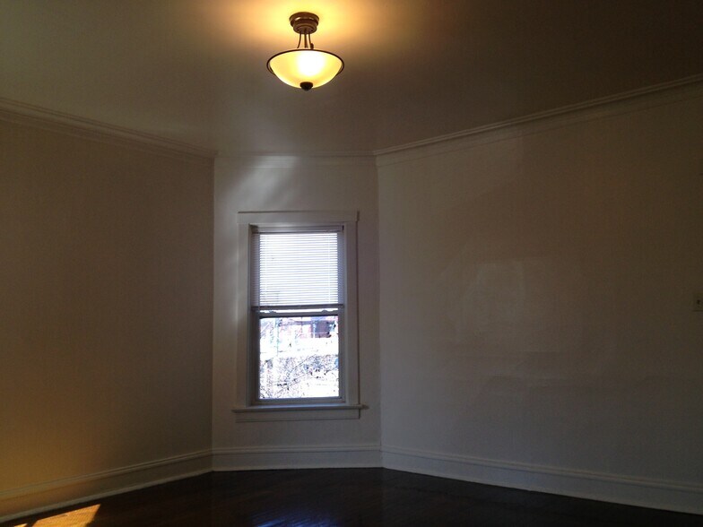 Dining Room (2) - 1338 W Winona St