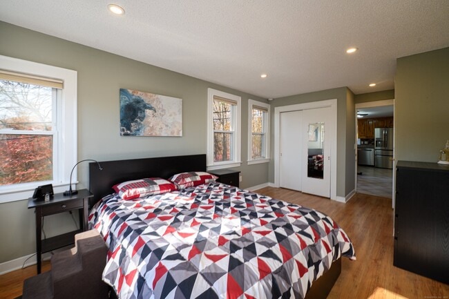 Building Photo - 21 Edge Hill Rd