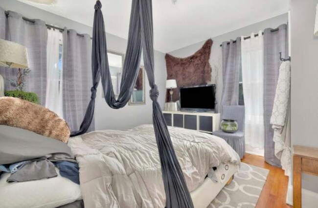 Building Photo - 3421 Glenway Ave