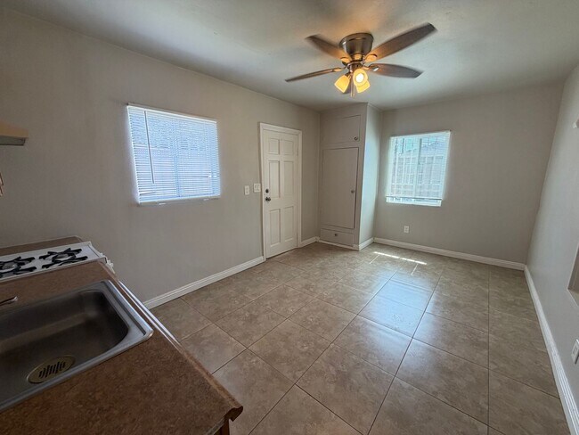 Building Photo - 339 E 19th St