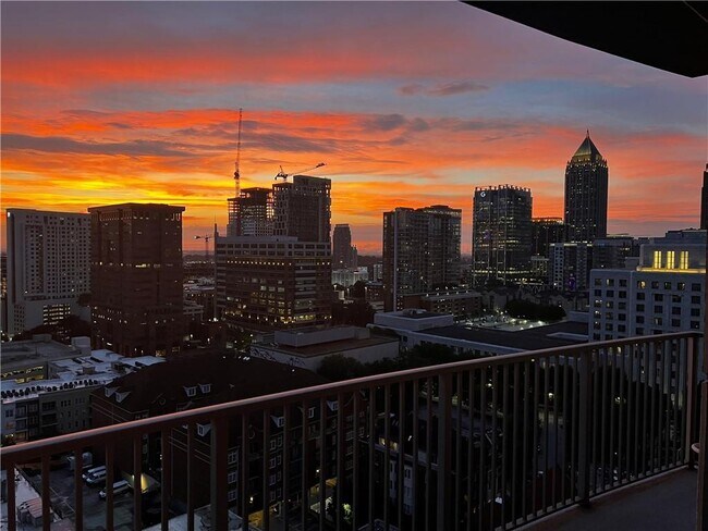 Building Photo - 923 Peachtree St NE