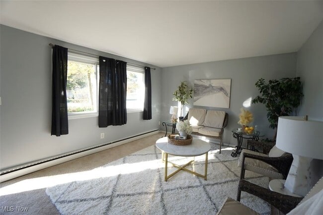 Building Photo - 211 Hilltop Dr