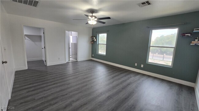 Building Photo - 5205 El Castano Ave