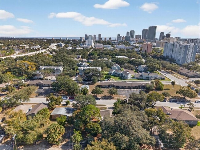 Building Photo - 260 13th St N