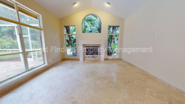 Building Photo - 7911 Vineyard Lake Rd N