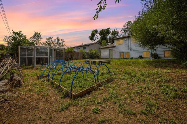 Building Photo - 1551 Chadwick Dr