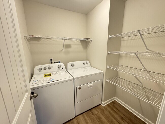 Building Photo - 4 bedroom home in Seneca