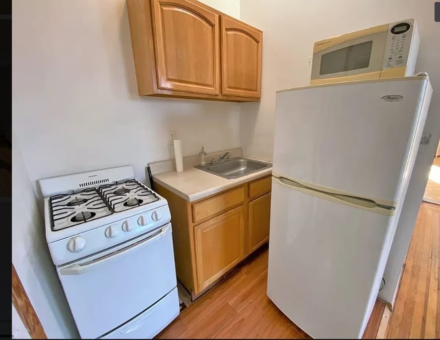 Building Photo - 790 Metropolitan Ave