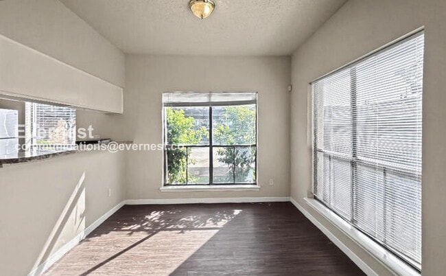 Building Photo - 3729 Thistlemont Dr