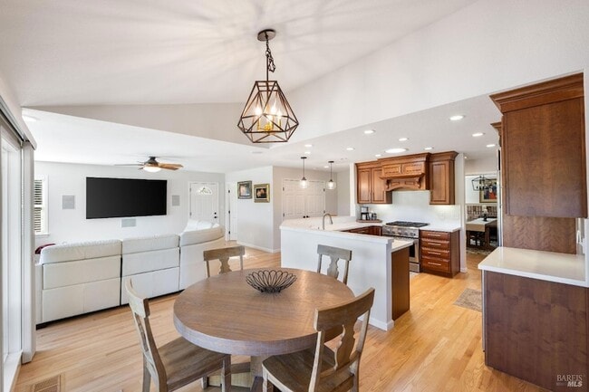 Building Photo - 1051 Stonebridge Dr