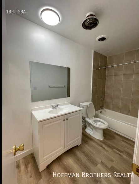 Building Photo - 6039 Whitsett Ave