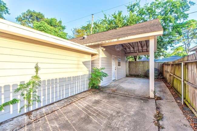 Building Photo - 3023 Conway St