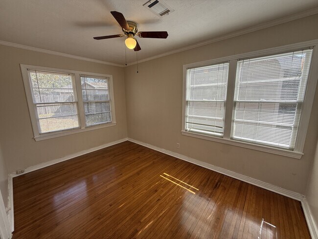 Building Photo - 790 Peyton Dr