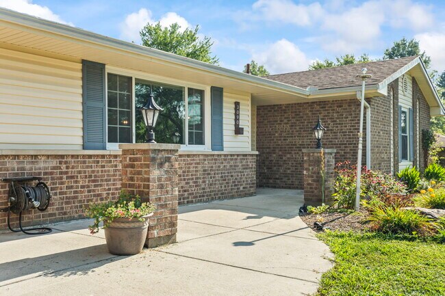 Building Photo - Windmill Drive