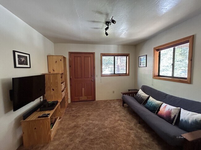 Building Photo - Solar 3 Bd/ 2 Ba. Single-Family Home Rental