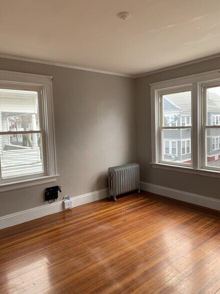 Building Photo - 67 Bellevue Ave